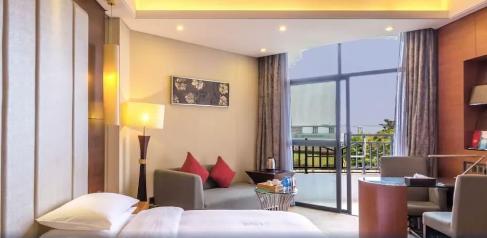 Отель Wanda Realm Xiamen North Bay Экстерьер фото