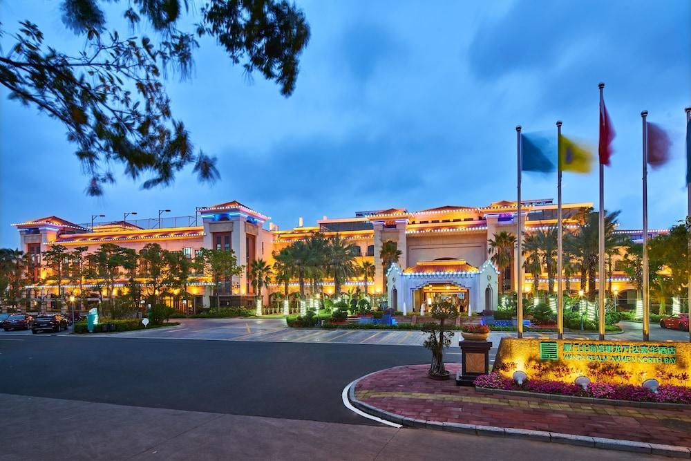 Отель Wanda Realm Xiamen North Bay Экстерьер фото