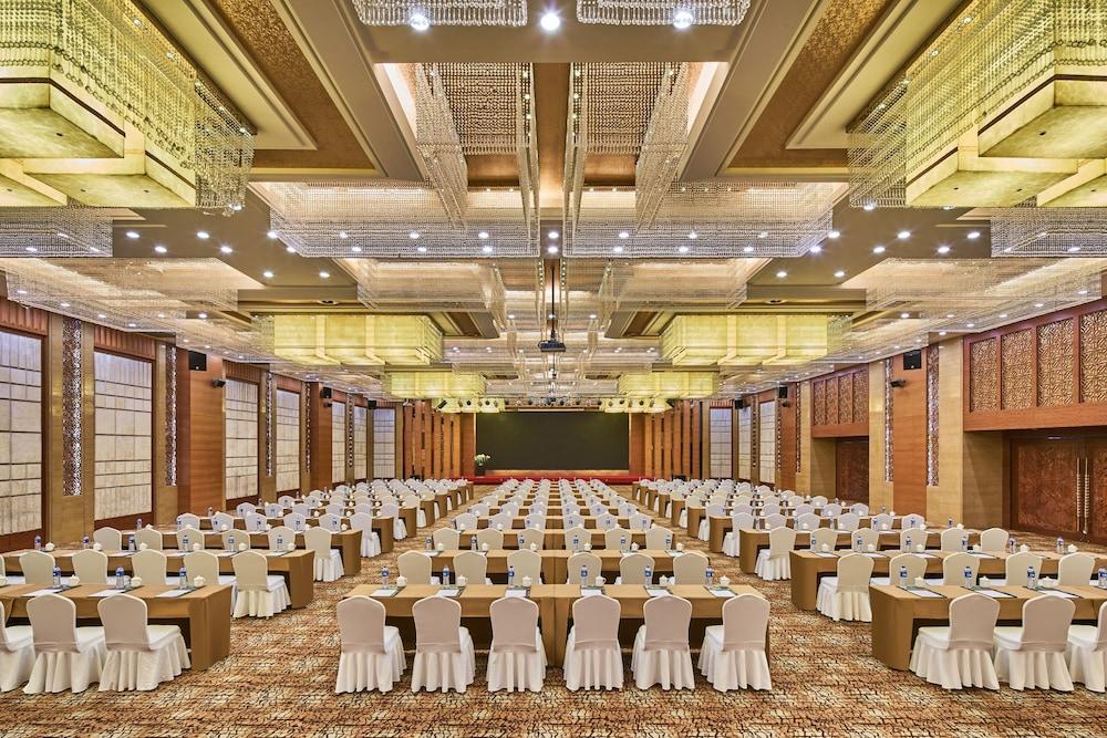 Отель Wanda Realm Xiamen North Bay Экстерьер фото