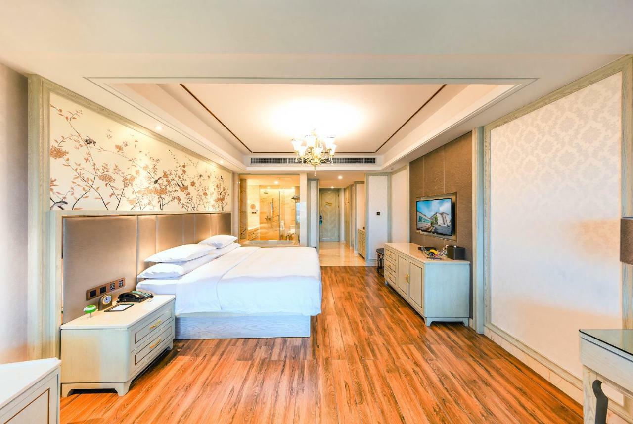 Отель Wanda Realm Xiamen North Bay Экстерьер фото